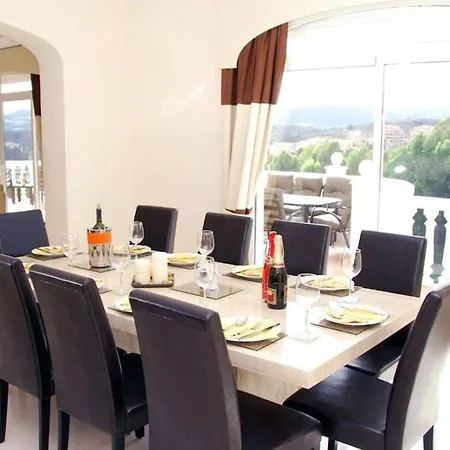Sleeps 15 With Pool And Air Con Mijas