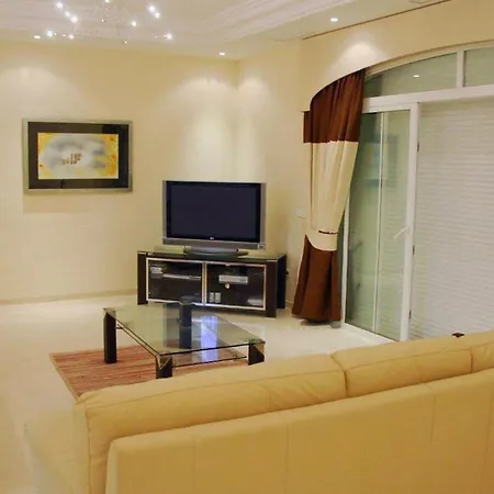 Sleeps 15 With Pool And Air Con Villa Mijas