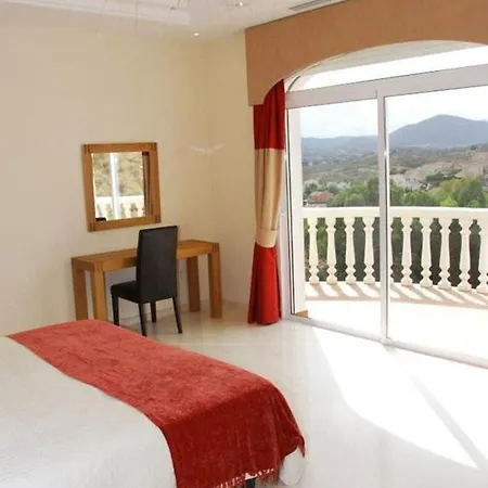 Sleeps 15 With Pool And Air Con Villa *