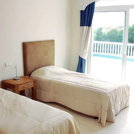 Sleeps 15 With Pool And Air Con Villa *
