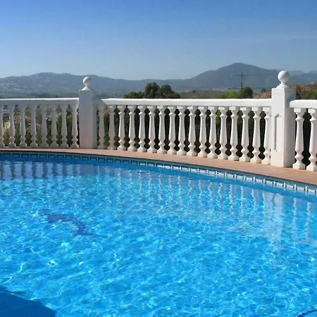 Sleeps 15 With Pool And Air Con Villa *